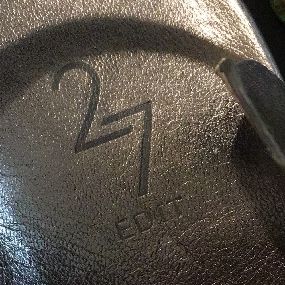 Shoes - Picture 2 of 4